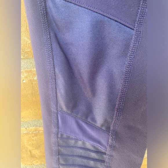 ALO Yoga Moto Leggings, Navy, Size Small - Picture 8 of 12